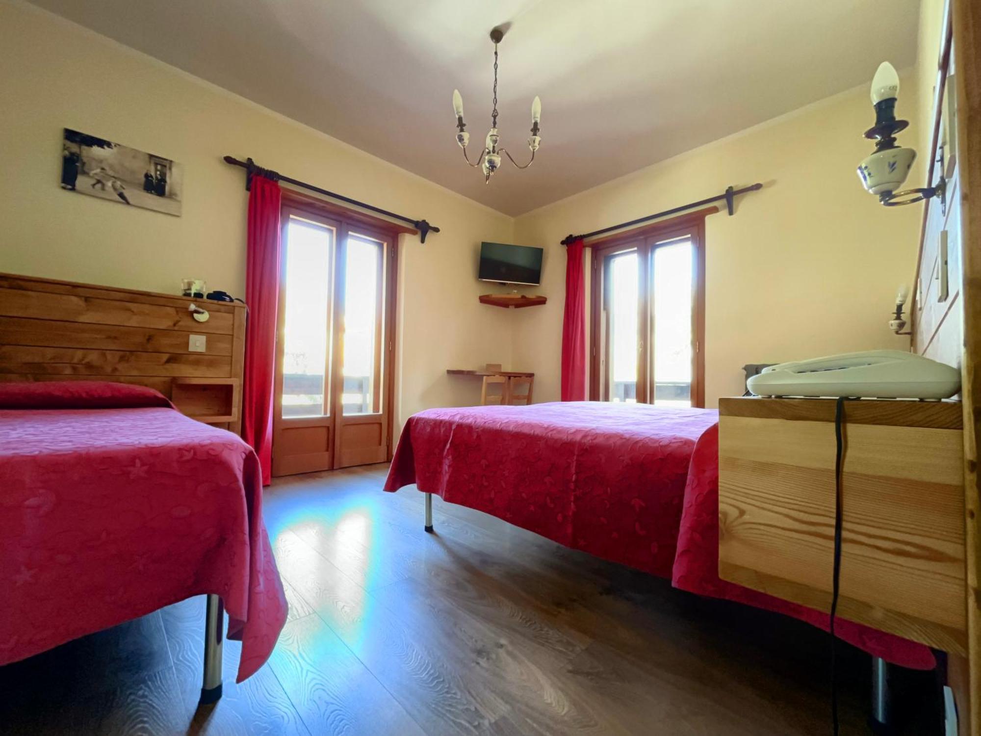 Hotel Garni Mille Pini スカンノ エクステリア 写真