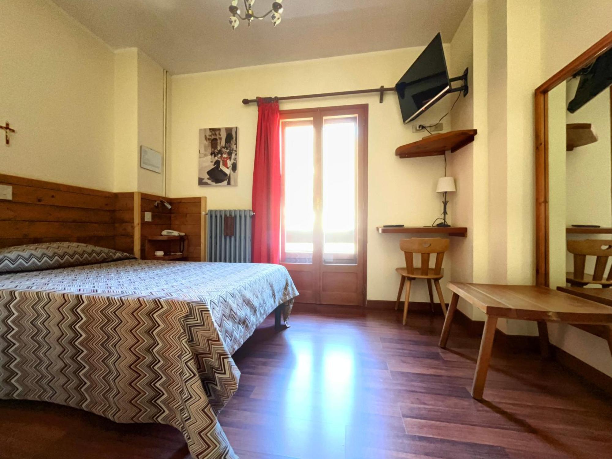 Hotel Garni Mille Pini スカンノ エクステリア 写真